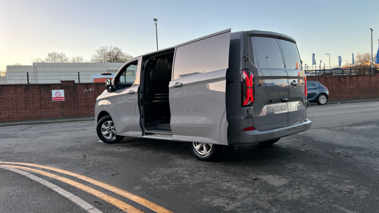 Ford Transit Custom E-320 L1 Rwd 100kW 65kWh H1 Van Limited Auto